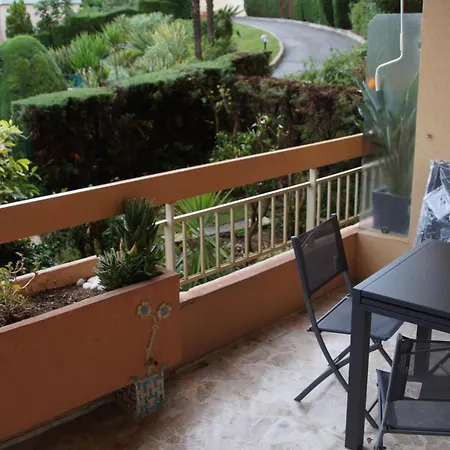 Resid Les Terrasses, Avec Piscine Peu Frequentee, Navettes Gratuites Pour Plages, F1 30 M2 Et Terrasse 12 M2 *