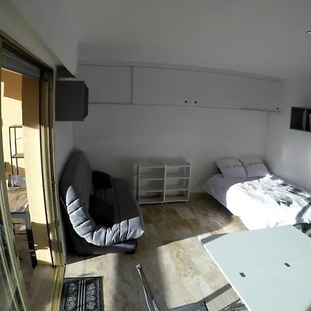 Resid Les Terrasses, Avec Piscine Peu Frequentee, Navettes Gratuites Pour Plages, F1 30 M2 Et Terrasse 12 M2 Apartmán Mandelieu