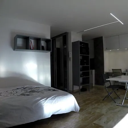 Resid Les Terrasses, Avec Piscine Peu Frequentee, Navettes Gratuites Pour Plages, F1 30 M2 Et Terrasse 12 M2